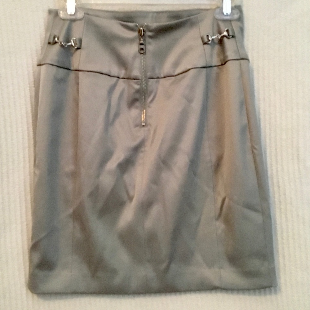 Express design studios skirt
